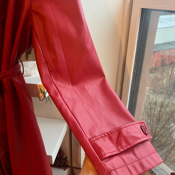 Carmen San Diego Costume BooHoo Red Trench - Picture 7 of 16